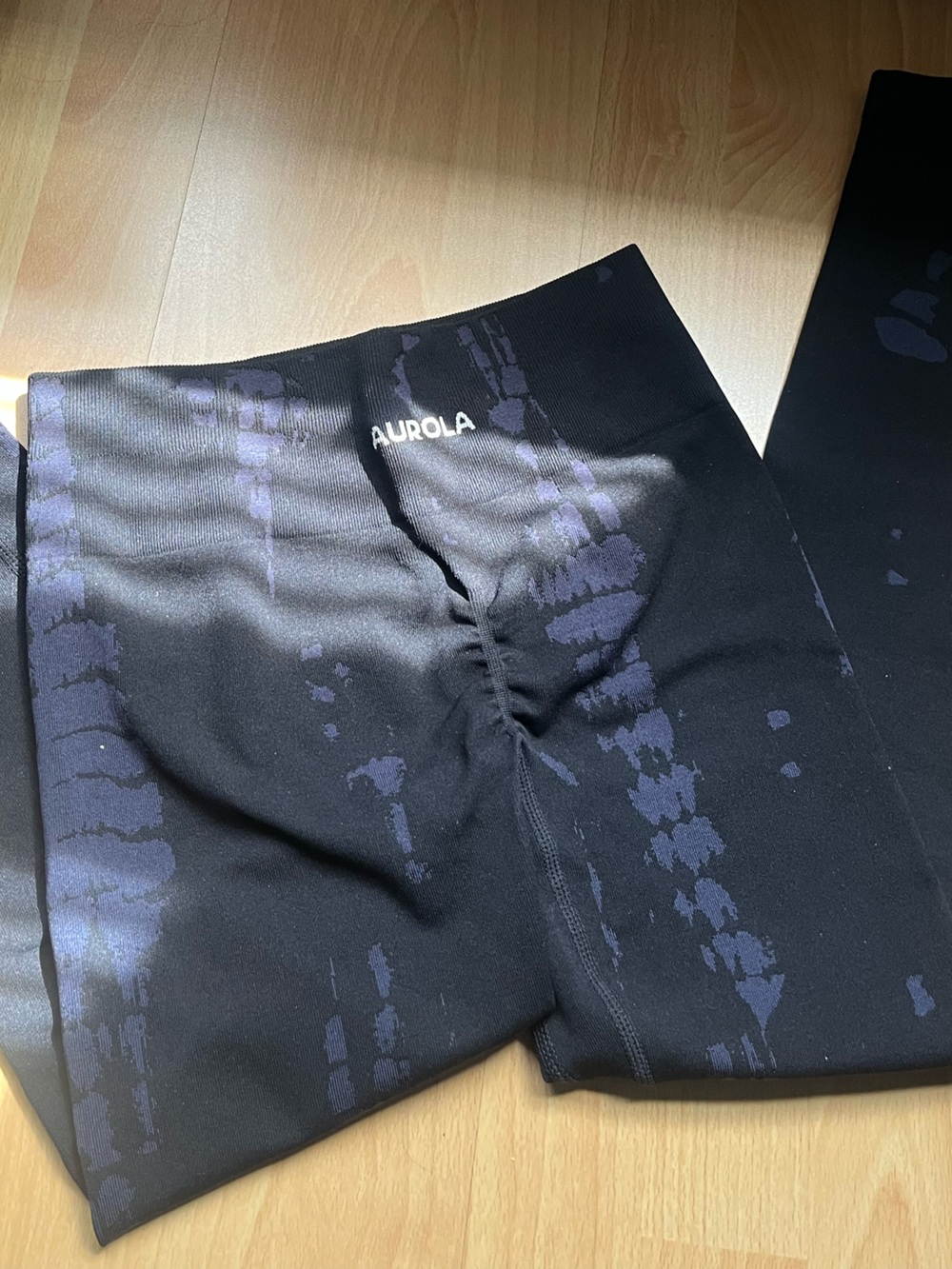 Aurola Black serpent  Sculpting Seamless Leggings size Small